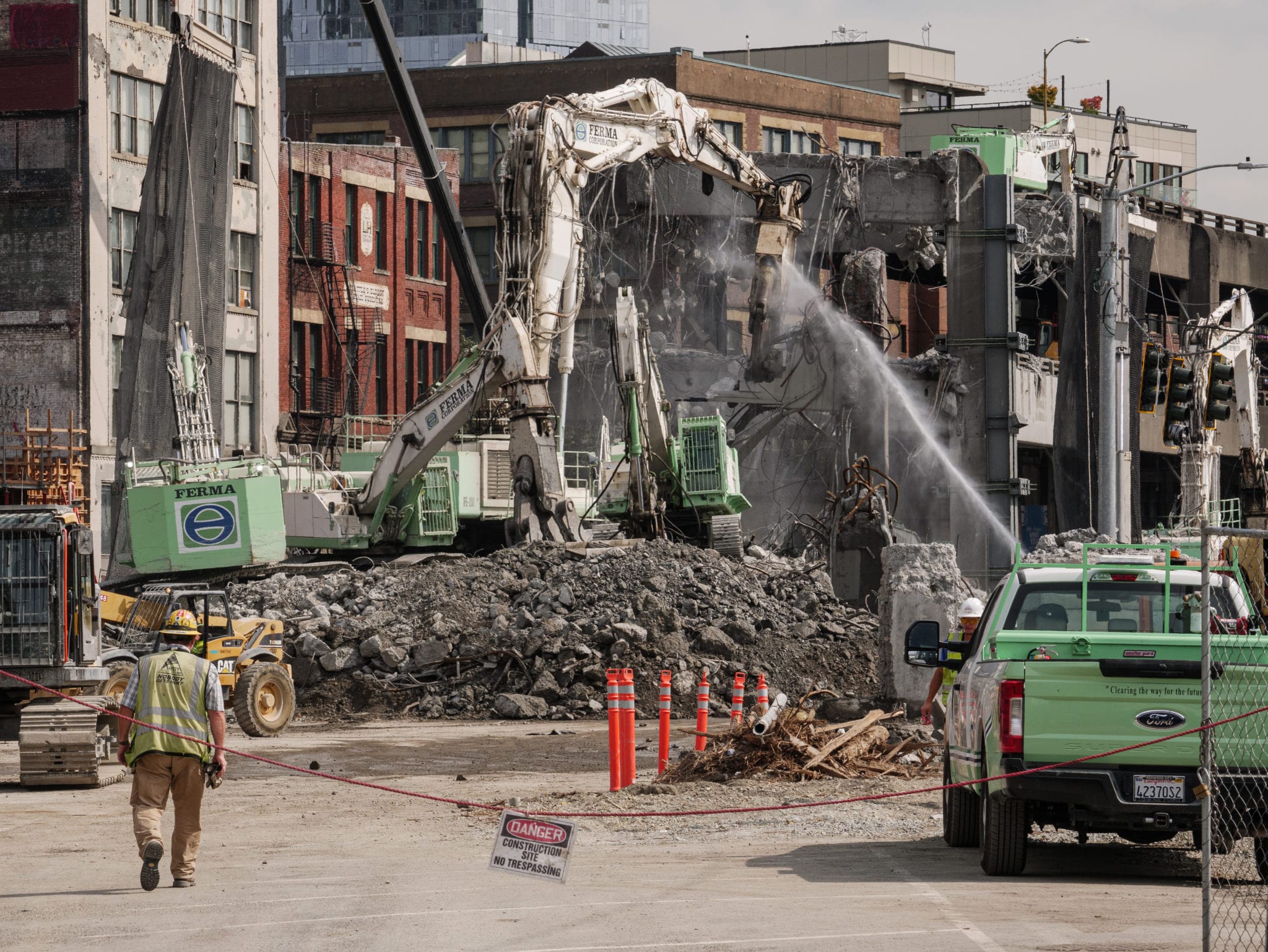 Busy viaduct demolition in Pioneer Square. Photo courtesy of WSDOT.