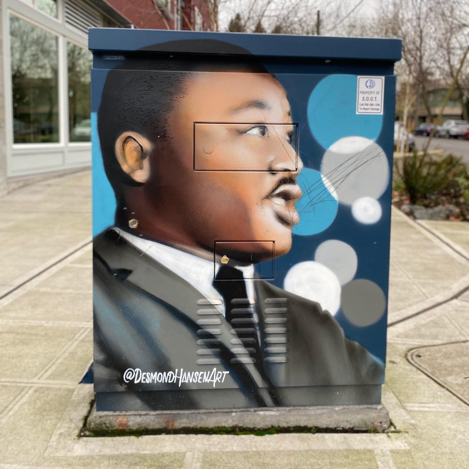 Mural of Martin Luther King Jr by Desmond Hansen on a SDOT traffic signal. Photo by Jeanne Clark on SDOT Flickr
