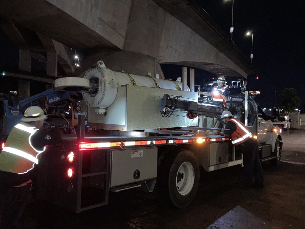 The cylinder is loaded onto a truck and our crews make final adjustments for transporting the cylinder to a repair shop.