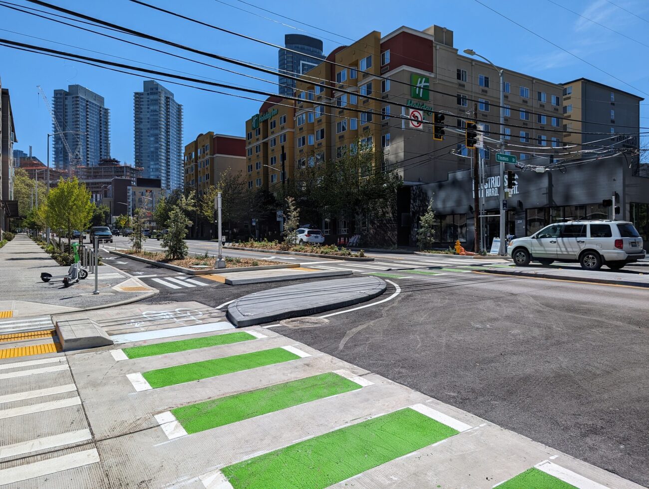 Seattle’s first protected intersection opens at Thomas St and Dexter ...